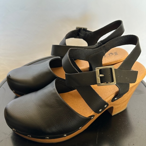 KORKS Women's Black Ankle Strap Clogs Size 9 - Picture 1 of 7